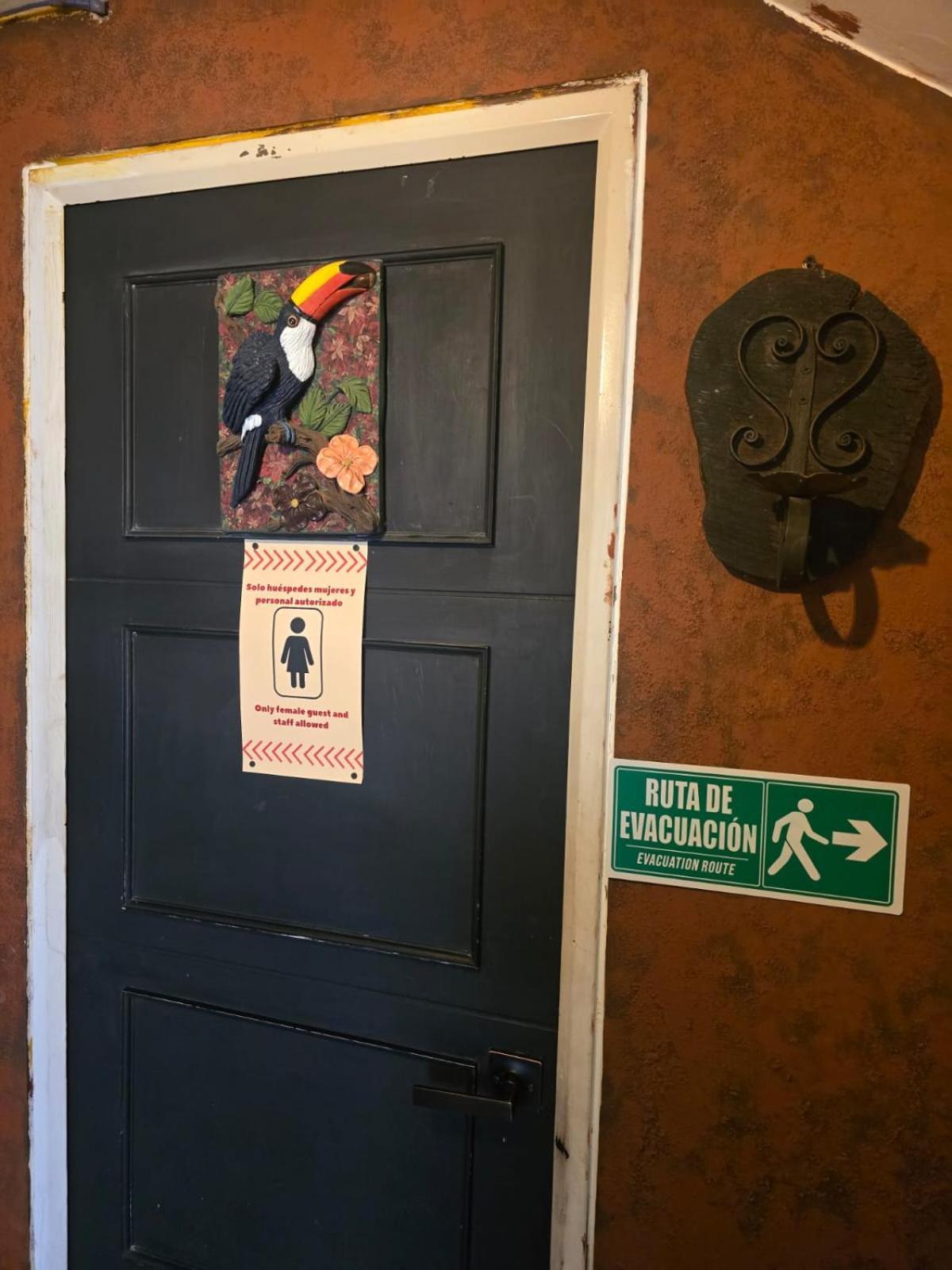 Portelli Hostal Zona G- Para Extranjeros Bogota Bagian luar foto
